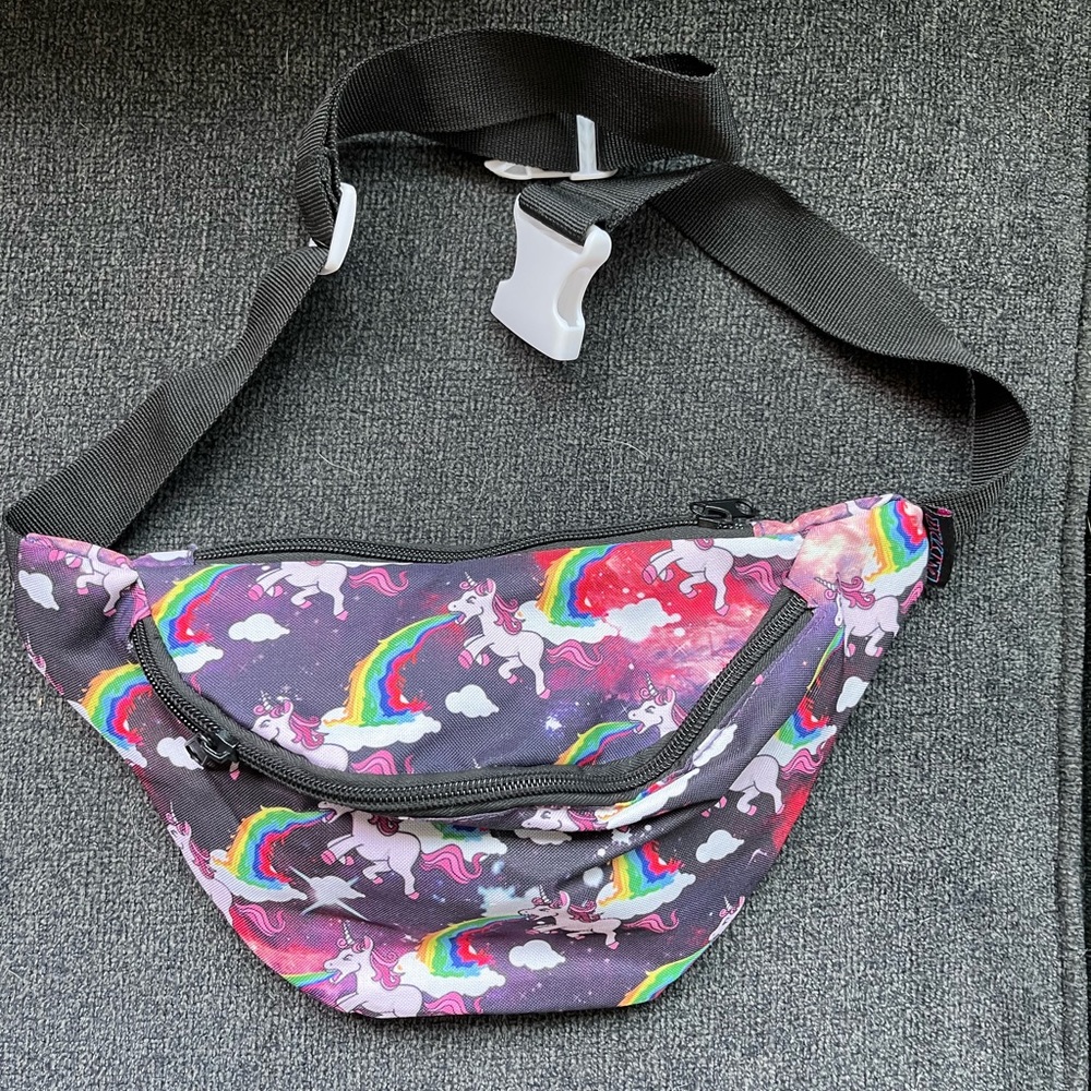 Unicorns vomiting rainbows Fanny pack